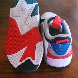 Toddlers Size 8 Puma Sneakers